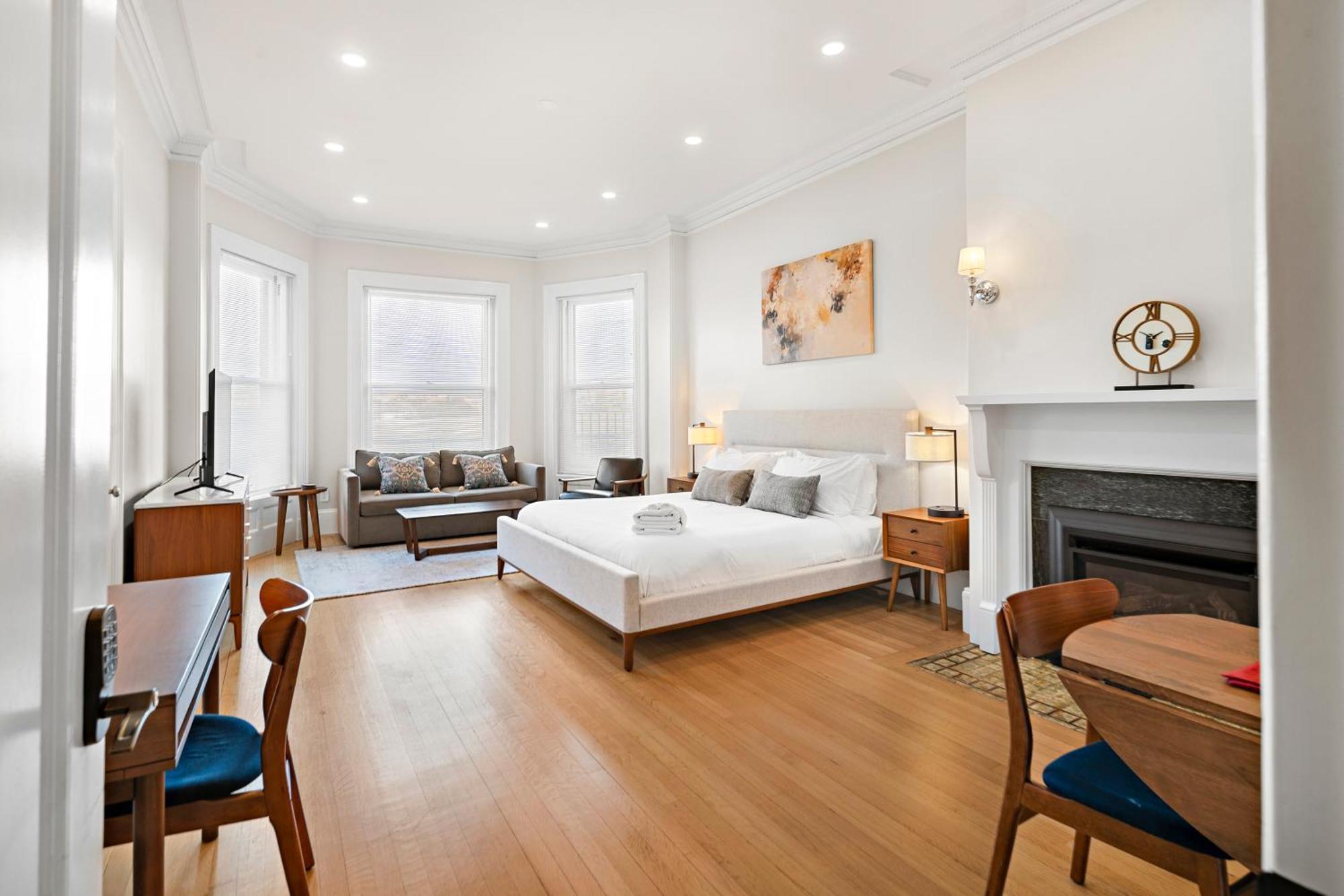 Charlesgate Suites Бостон Экстерьер фото