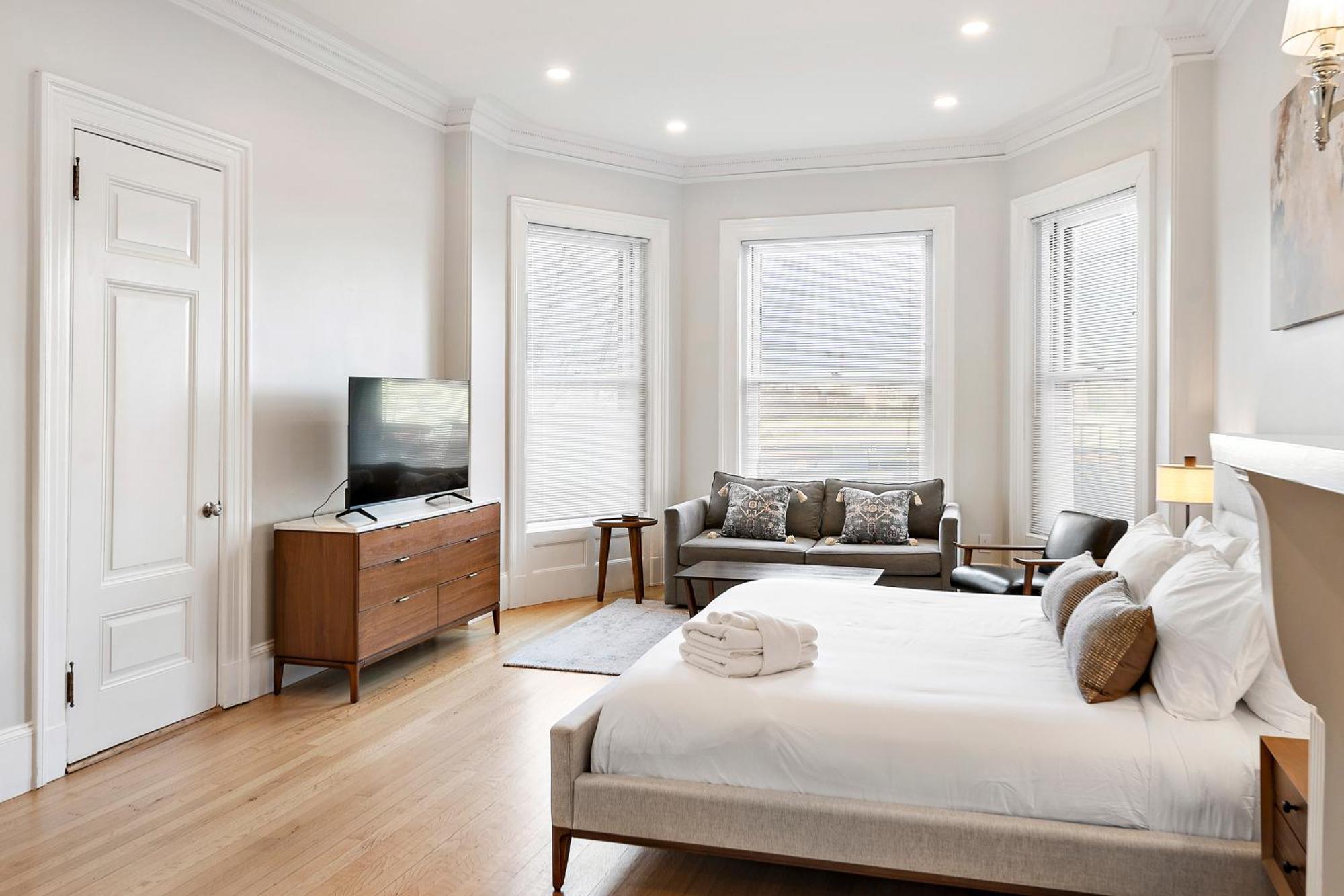 Charlesgate Suites Бостон Экстерьер фото