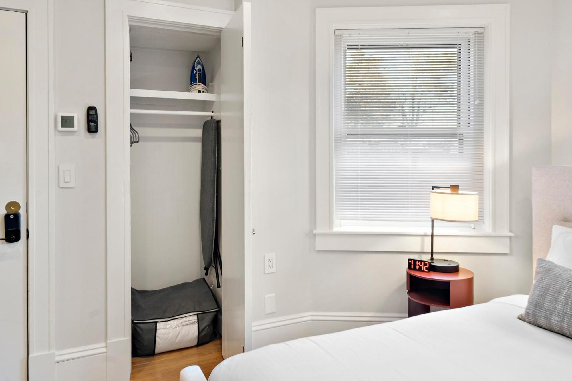 Charlesgate Suites Бостон Экстерьер фото